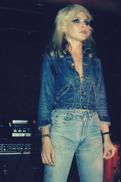 tumblr_lyy7wvFbCL1qg03pro1_500